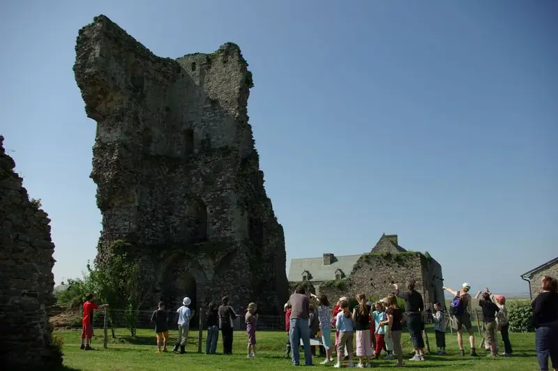 Château médiéval de Regnéville