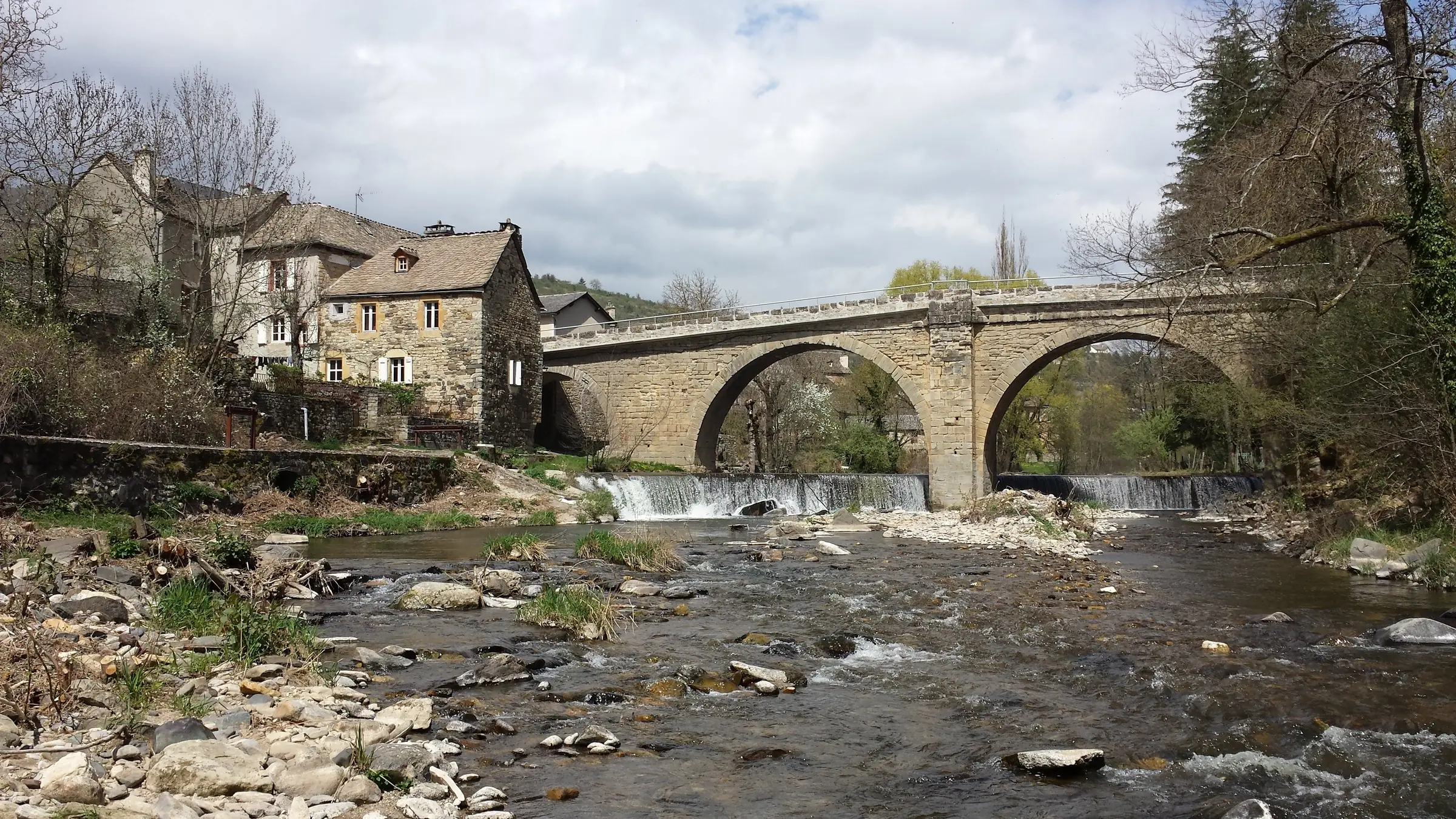LE PONT DE LA COLAGNE