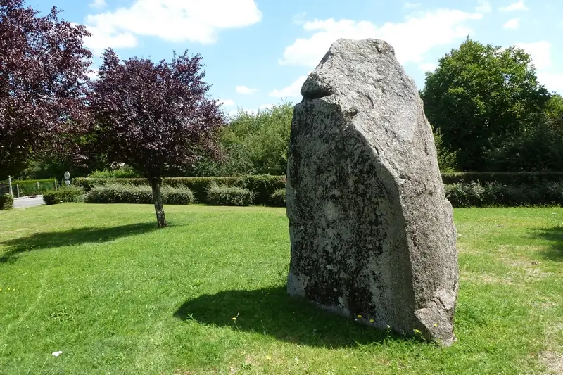 Pierre du Général et jardin d'amour