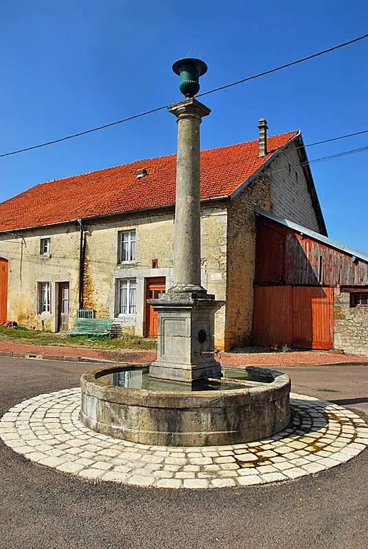 Fontaine de Ségré à Chauffourt