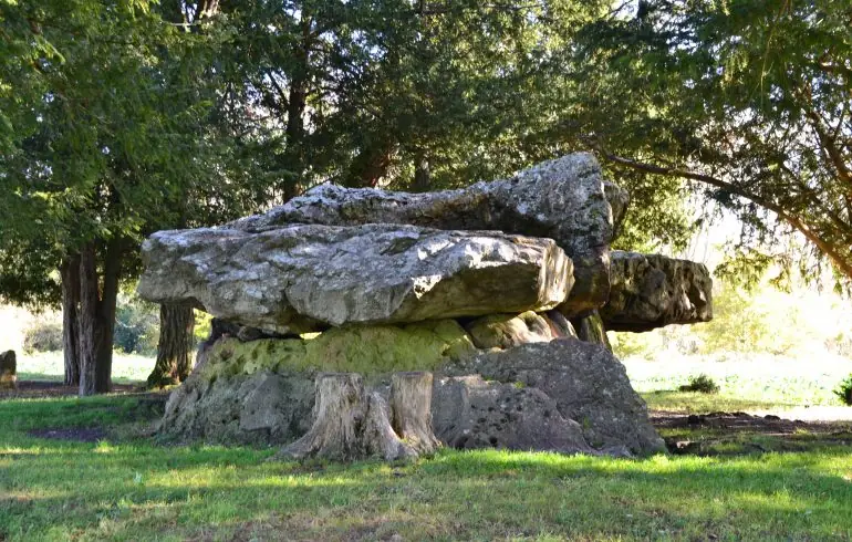 Dolmen de la Grotte aux Fées