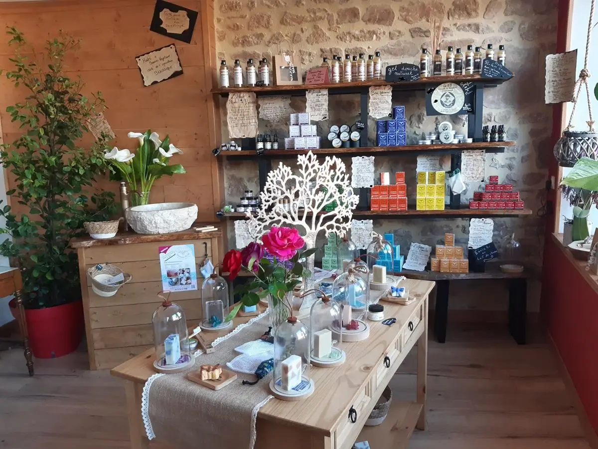 Poumyi & Savonnerie Cosmétiques Du Val