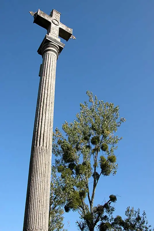 Croix mémoriale de Saint-Broingt-le-Bois