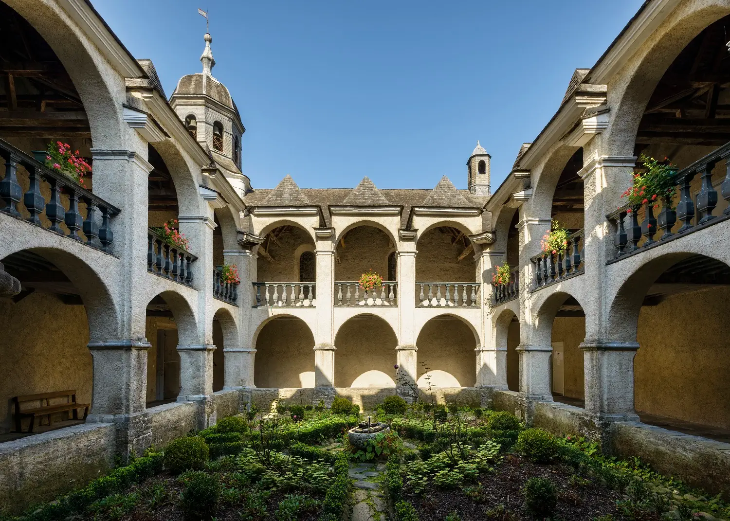 Eglise et cloître des Prémontrés
