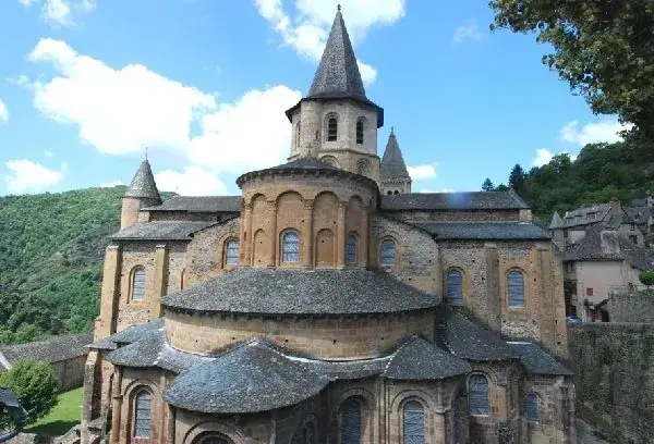 Conques - Visite guidée Groupe - Tympan et abbatiale