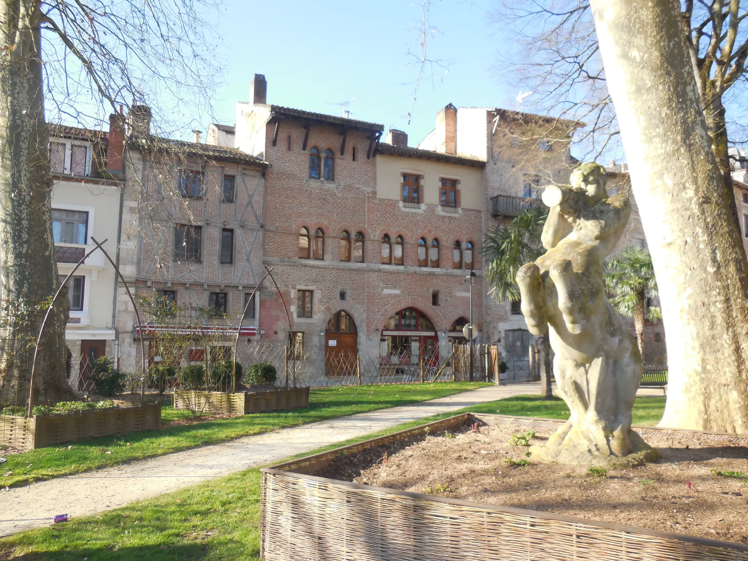 Maisons Médiévales du Square Olivier de Magny