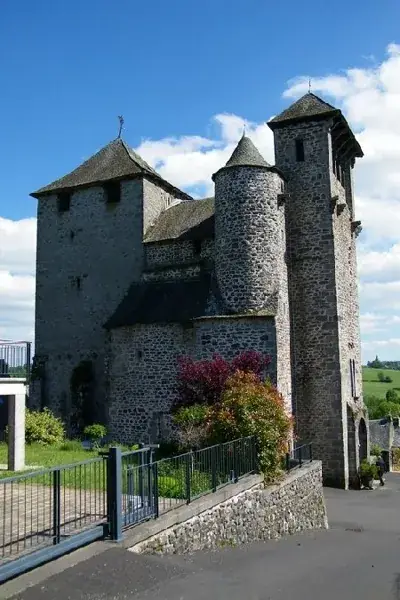 Eglise et croix d'Orlhaguet