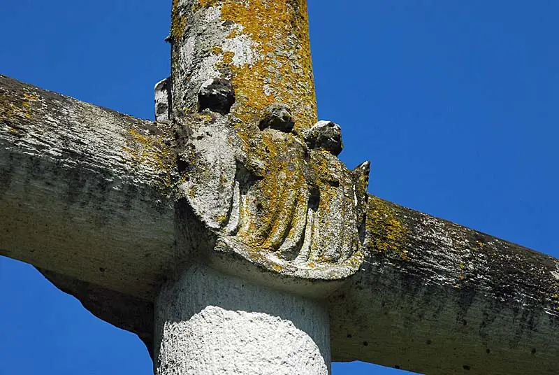 Croix des Saints-Jumeaux à Verseilles-le-Haut