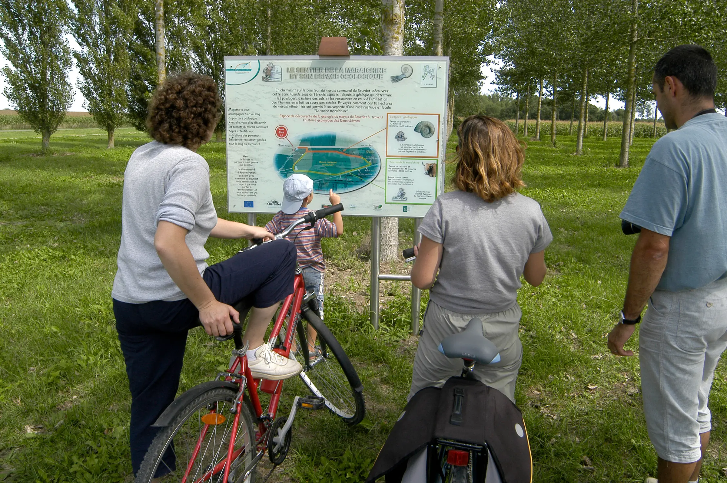 Le Bourdet et son Sentier de la Maraîchine