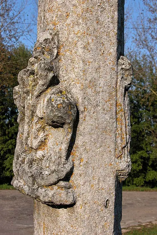 Croix XVIe siècle de Vesvres-sous-Prangey