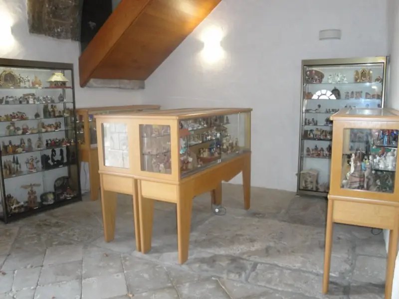 Exposition de mini crêches
