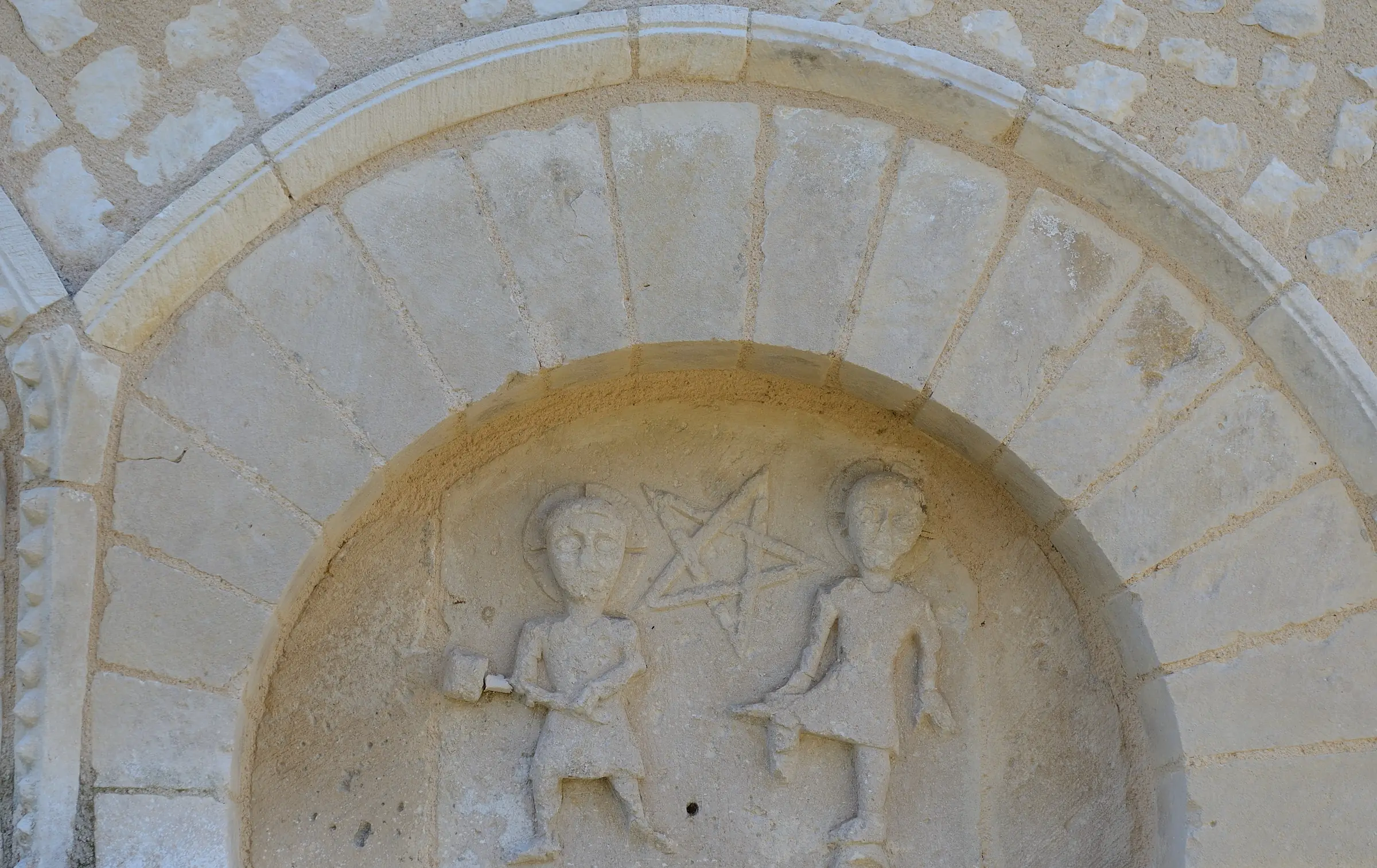 Église Saint-Hilaire de Salles-en-Toulon
