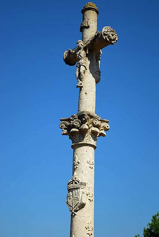 Croix Renaissance de Verseilles-le-Bas