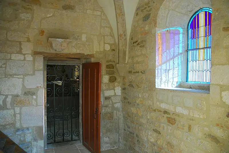 Eglise Saint-Vinebault de Hûmes
