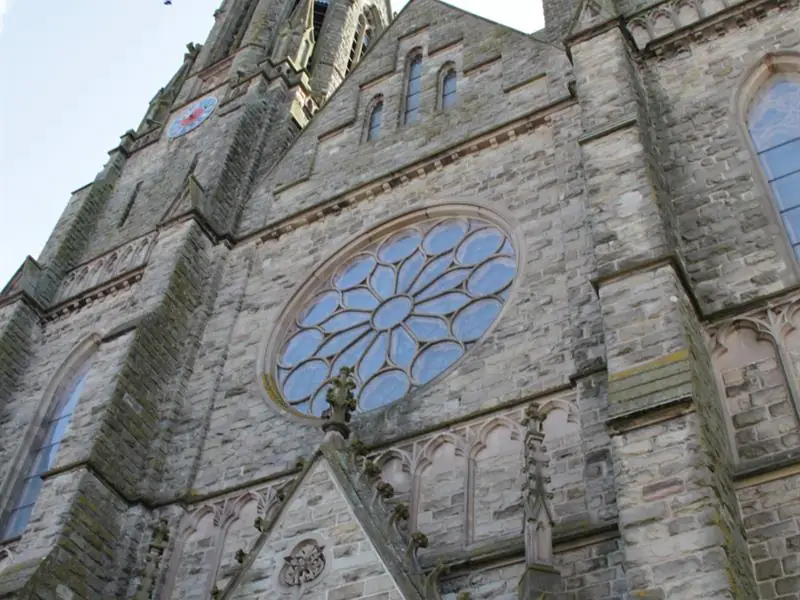 Cathédrale Saint-Martin et porte d'albe
