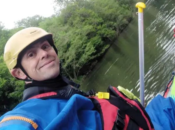 Packrafting en eau vive encadré dans les gorges du Lot à la 1/2 journée
