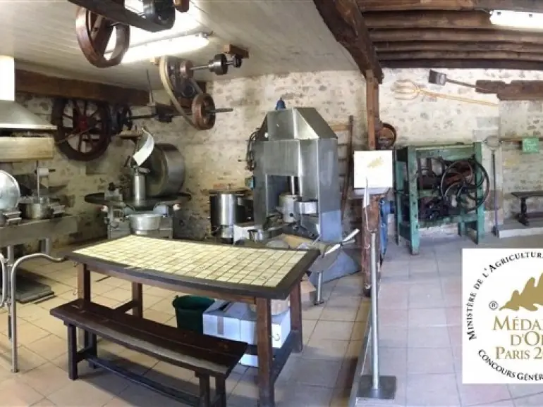 Moulin à huile de noix de Maneyrol