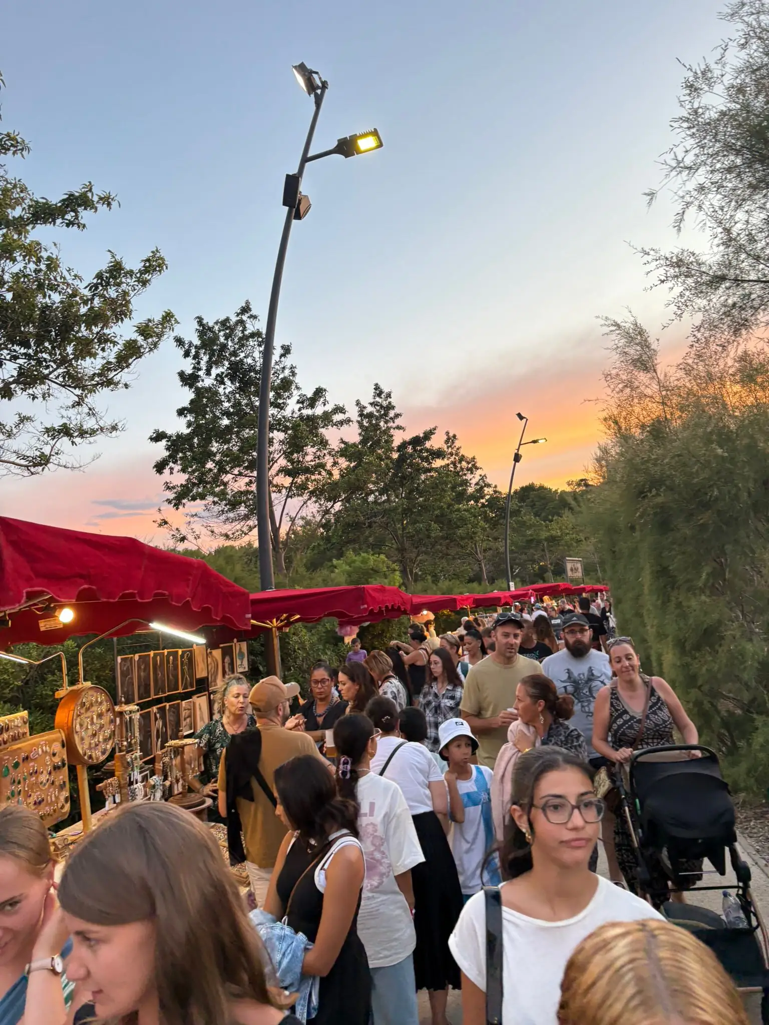 Marché nocturne de créateurs