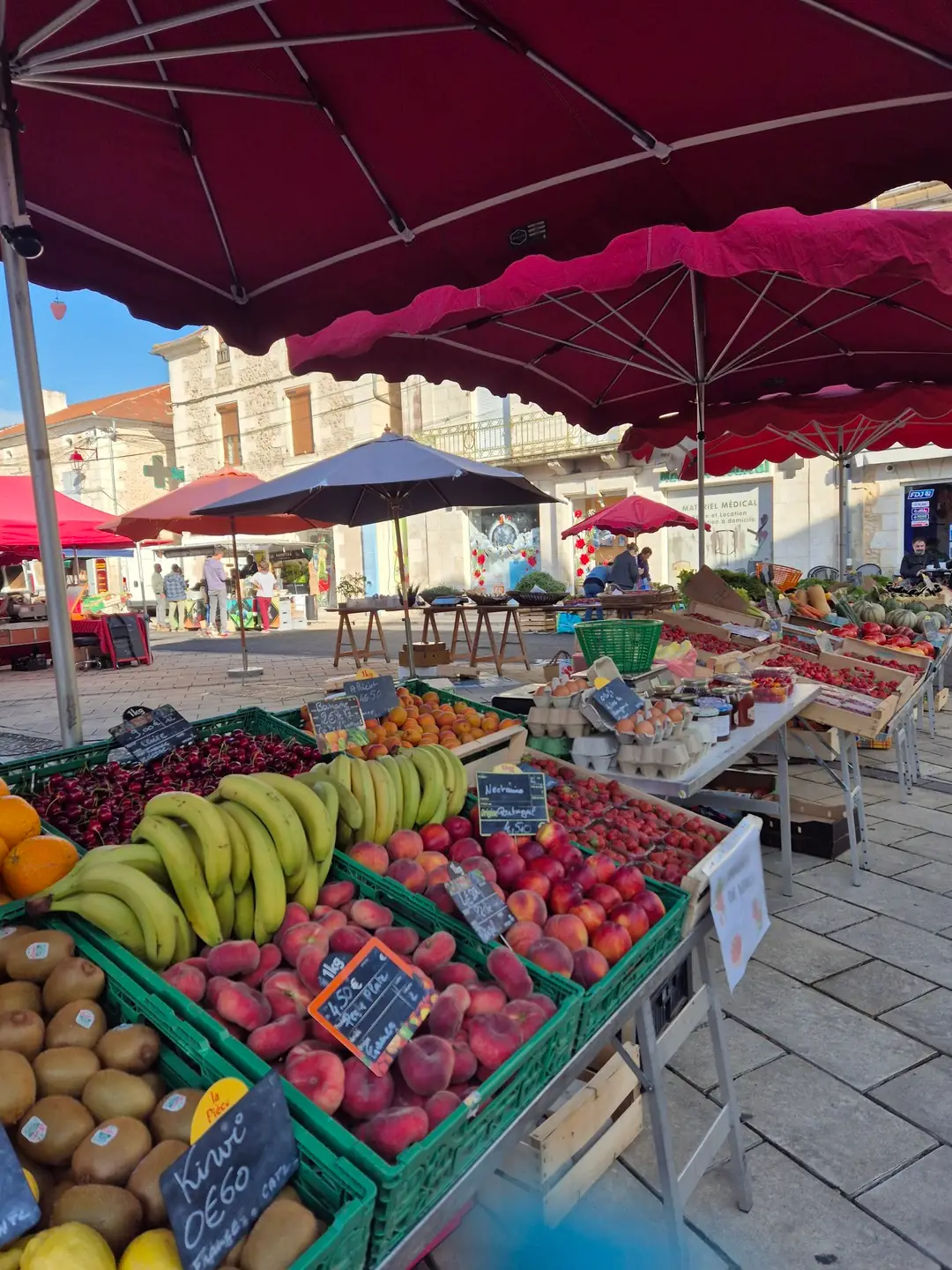 Marché hebdomadaire du vendredi à Vergt