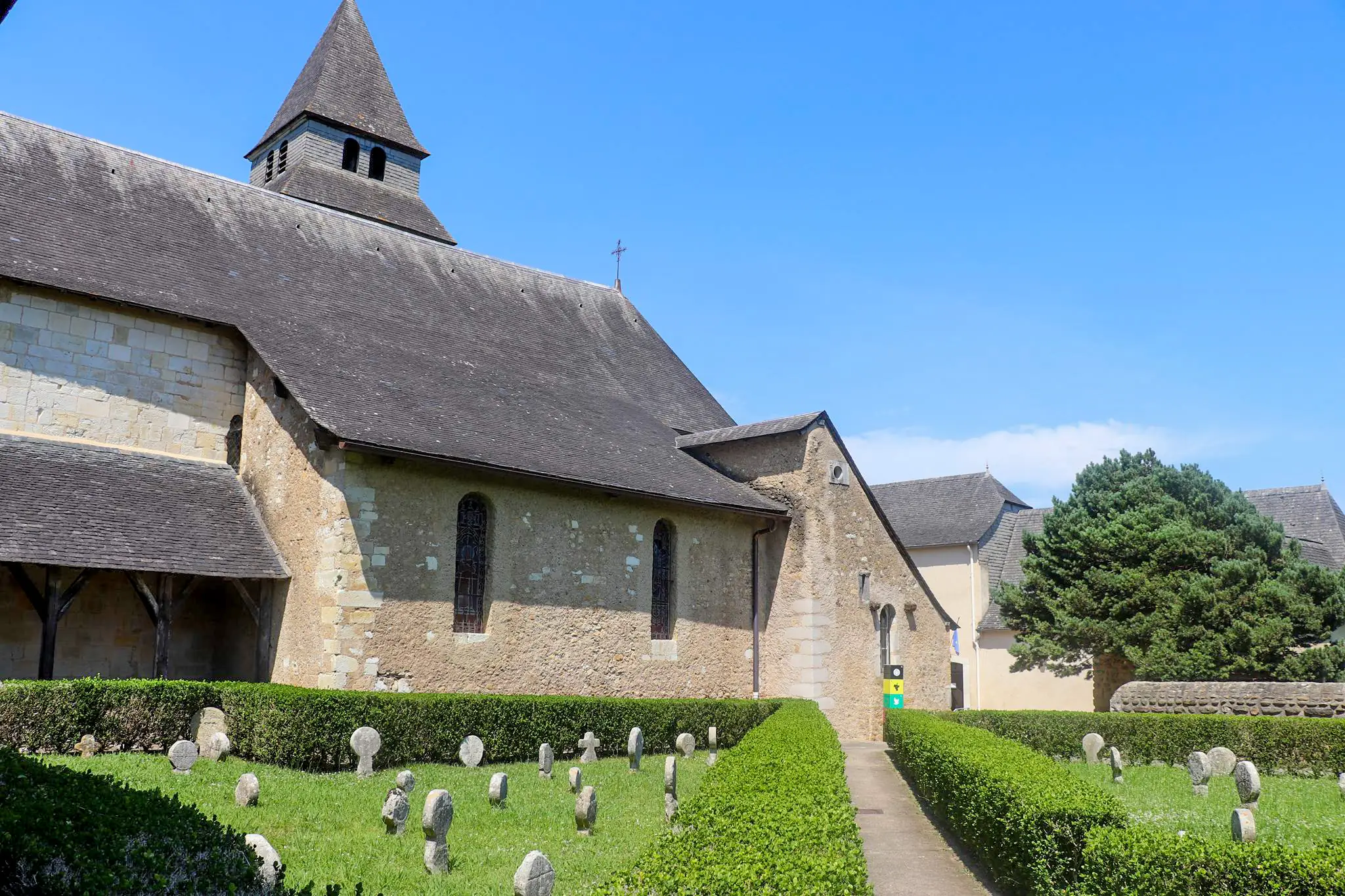 Visitez Lacommande : son histoire et sa Commanderie