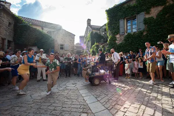 Grande parade swing
