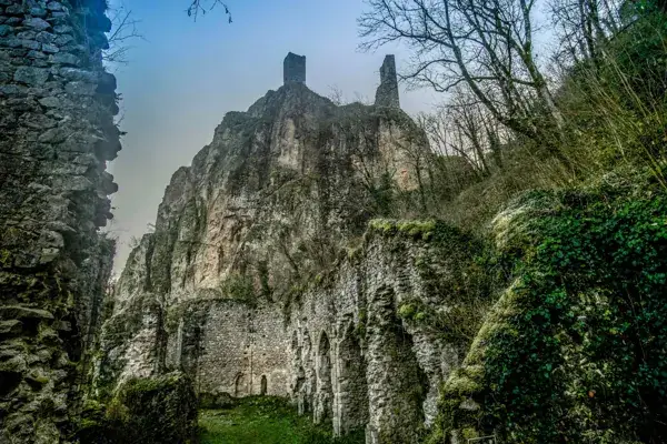Visite du village de Peyrusse le Roc et du site médiéval (groupes)