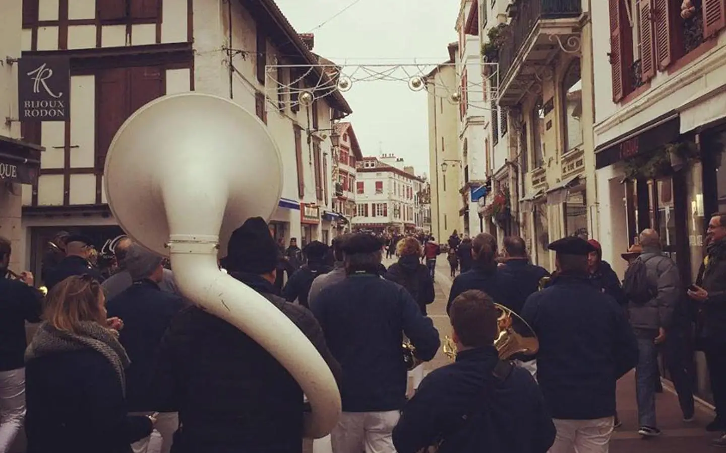 Concert au kiosque avec la Kaskarot Banda