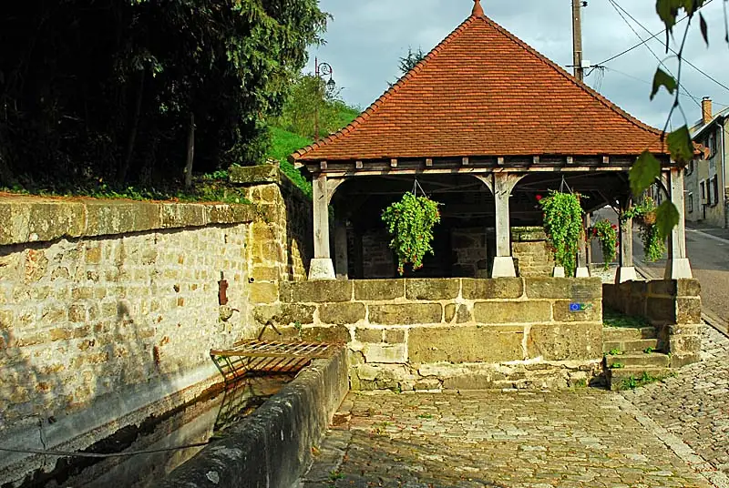 Lavoir de la rue du château de Fayl-Billot