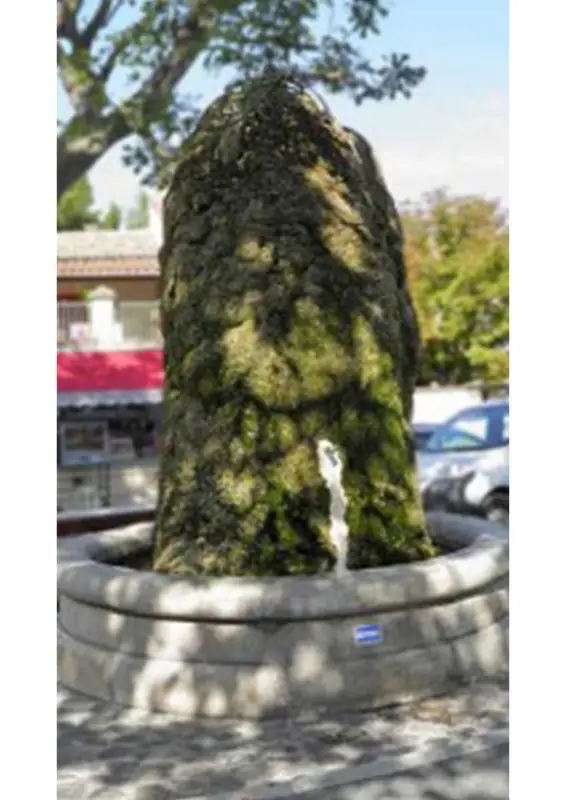La fontaine pointue