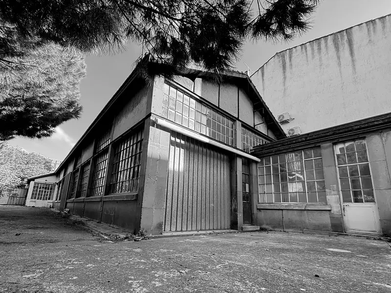 LE HANGAR BLANC