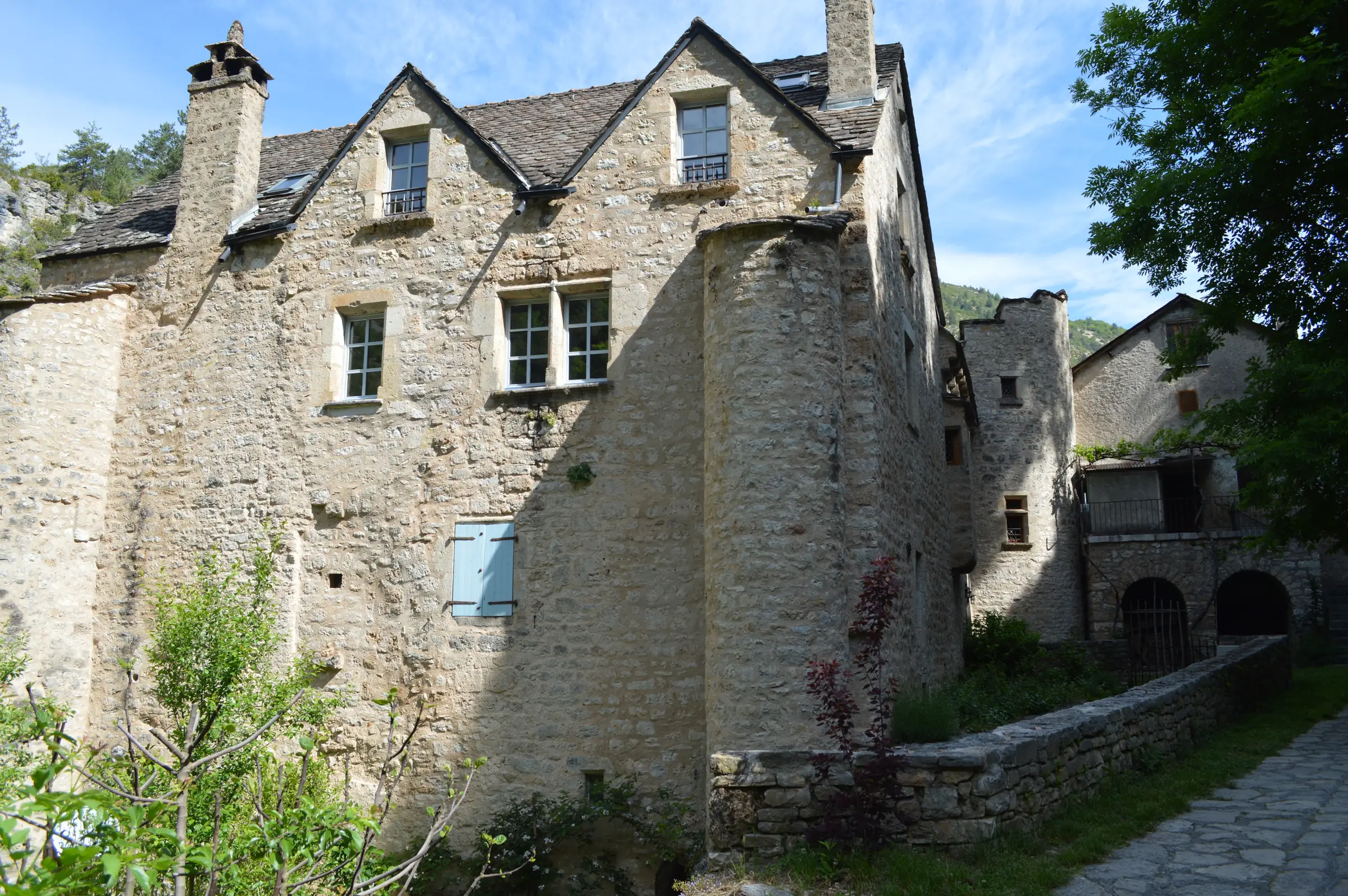 VILLAGE DE SAINT-CHÉLY-DU-TARN