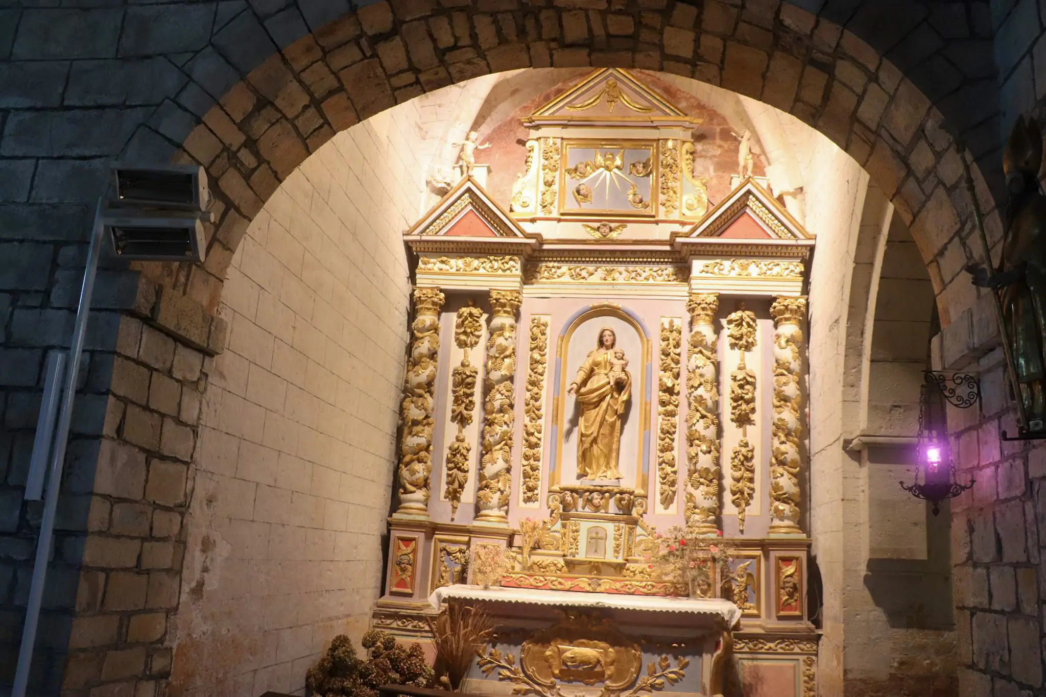 Visitez Lacommande : son histoire et sa Commanderie