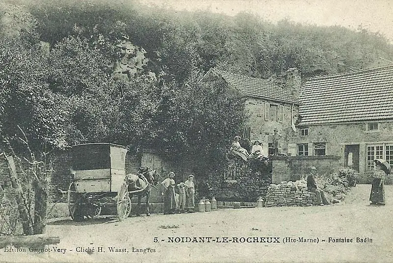 Fontaine du Badin à Noidant-le-Rocheux