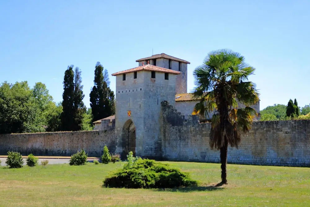 Visite famille de Vianne : le grand tournoi de la bastide