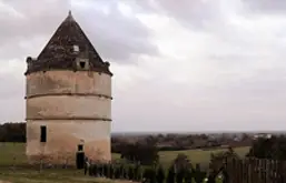 Pigeonnier du château Filhot