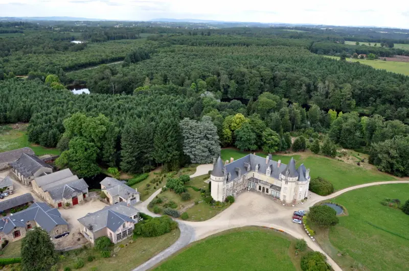 Visite guidée - Domaine de Bort, château et parc