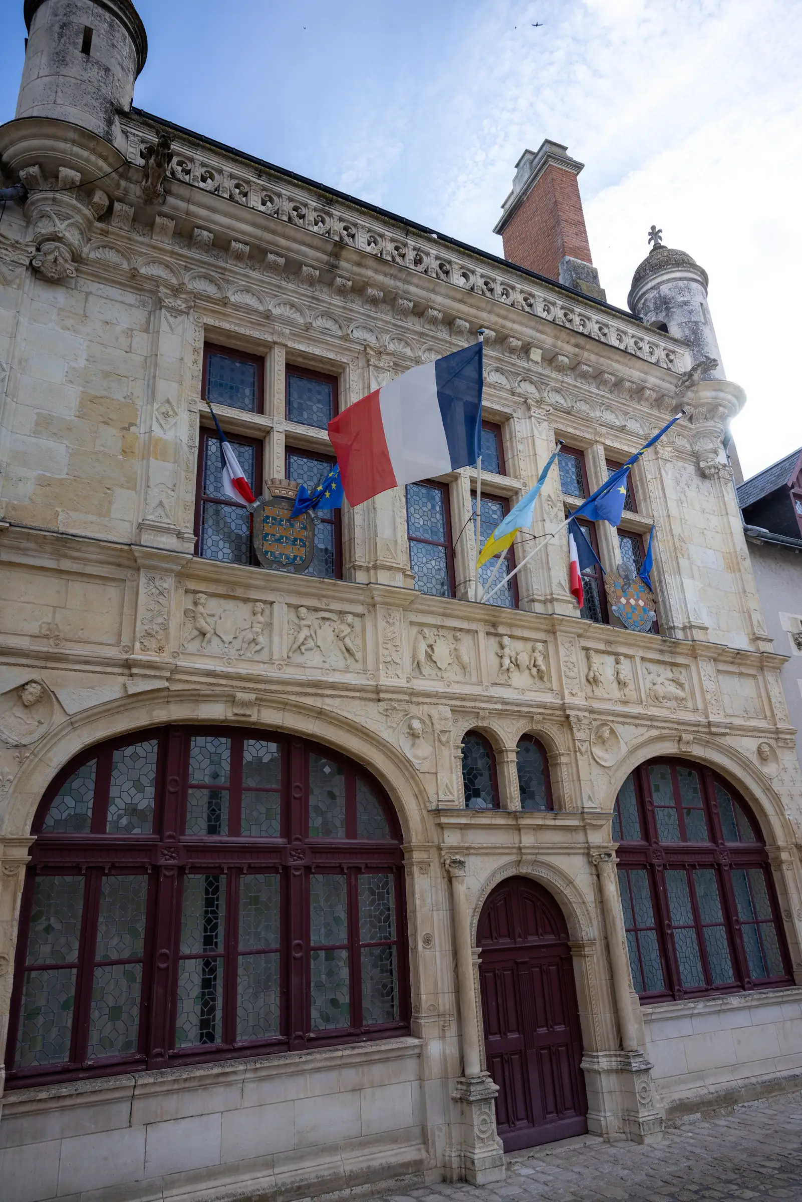 Tentures brodées de l'Hôtel de ville de Beaugency
