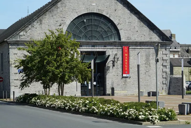 Ancien manège militaire