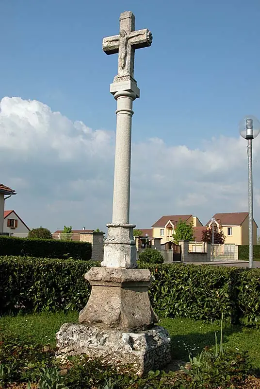 Croix de chemnin de Champigny-les-Langres