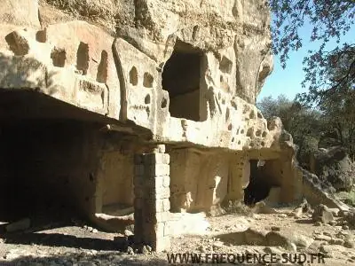 Site et grottes de Calès
