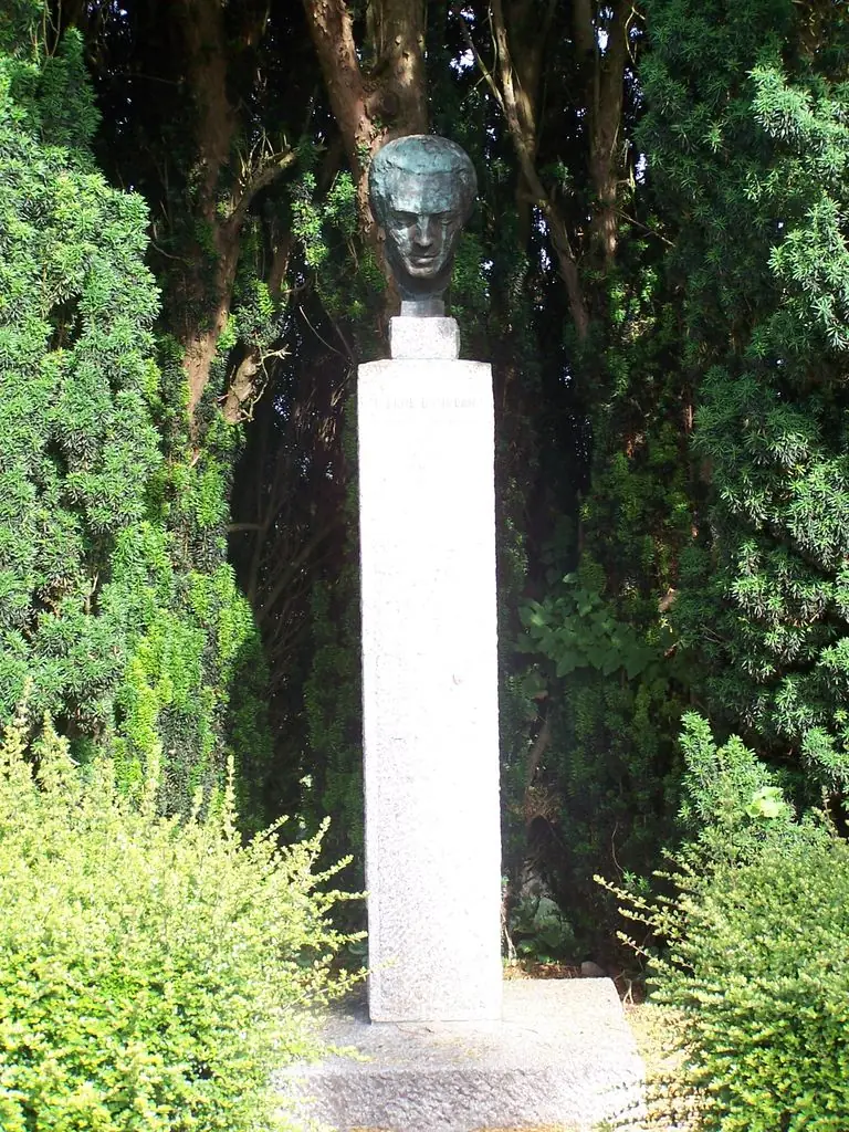 Stèle de Pierre Bourdan