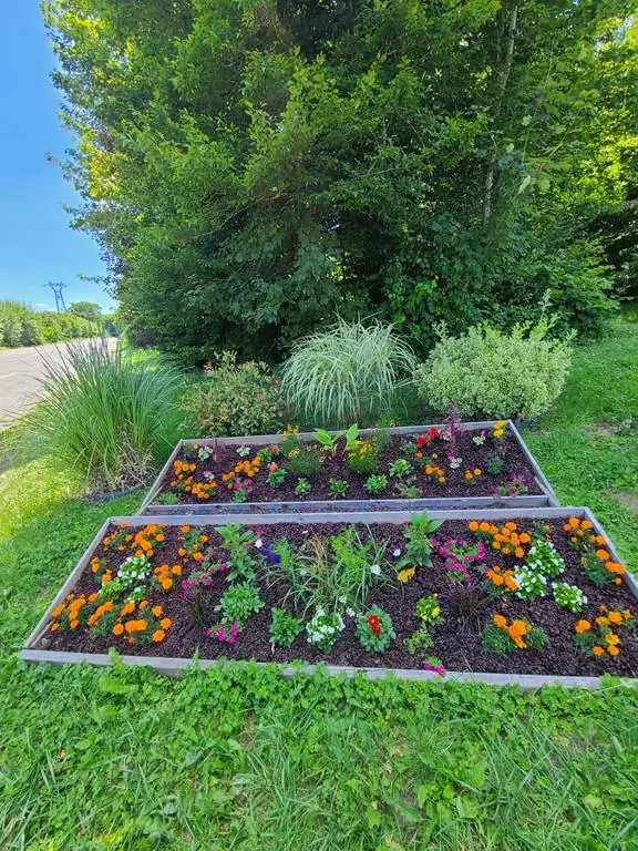 REVIN, Ville Fleurie "2 Fleurs"