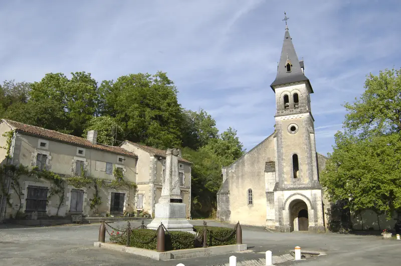 Eglise Saint-Pierre-ès-Liens de Teyjat