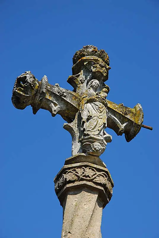 Croix gothique de Montlandon