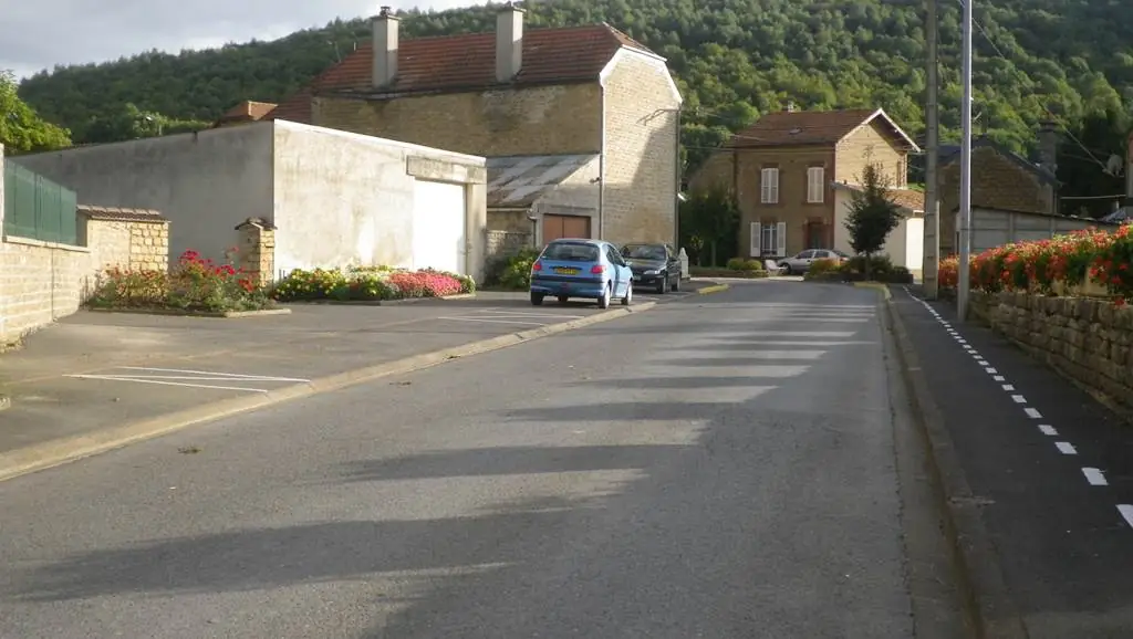 ANGECOURT, Village Fleuri "1 Fleur"