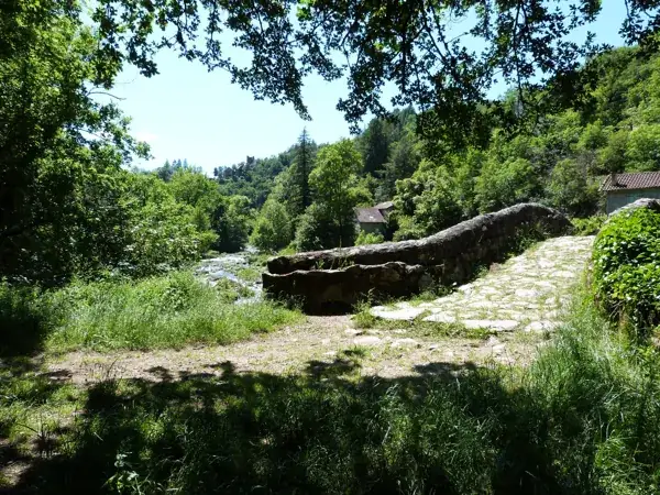 Le pont du Cayla à La Bastide l'Evêque