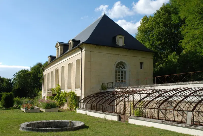 CHATEAU DE DINTEVILLE
