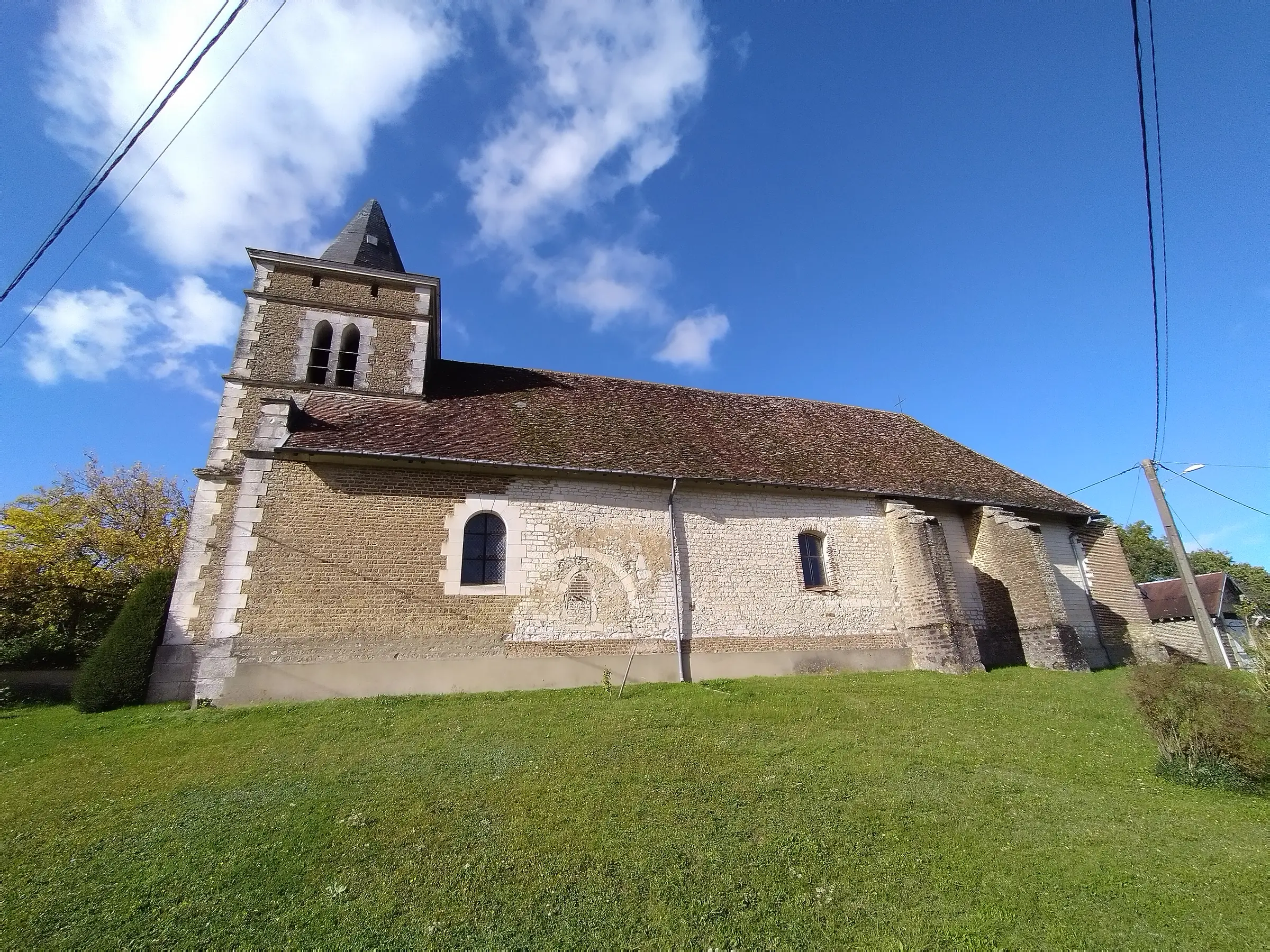 Eglise Saint-Jean-Baptiste à Villeneuve au Chemin