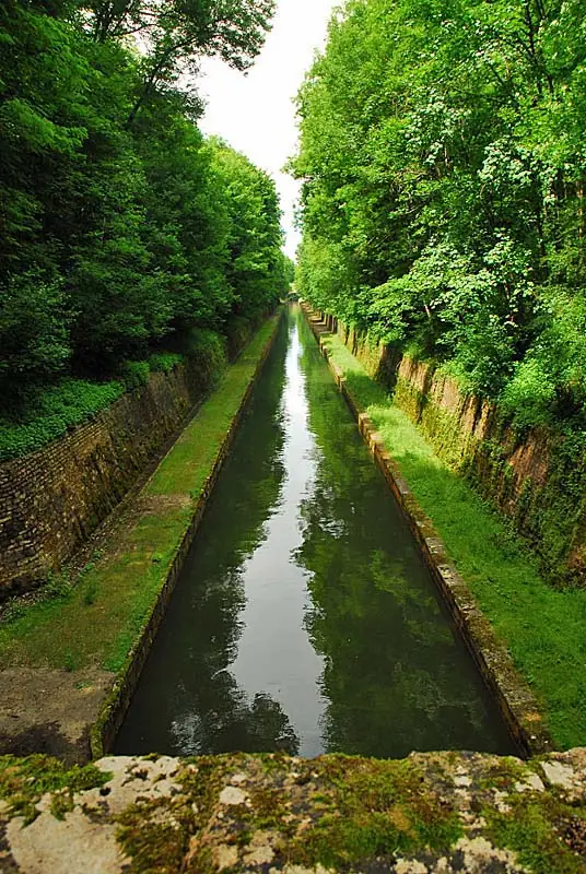 Tunnel du canal entre Champagne et Bourgogne (Nord)