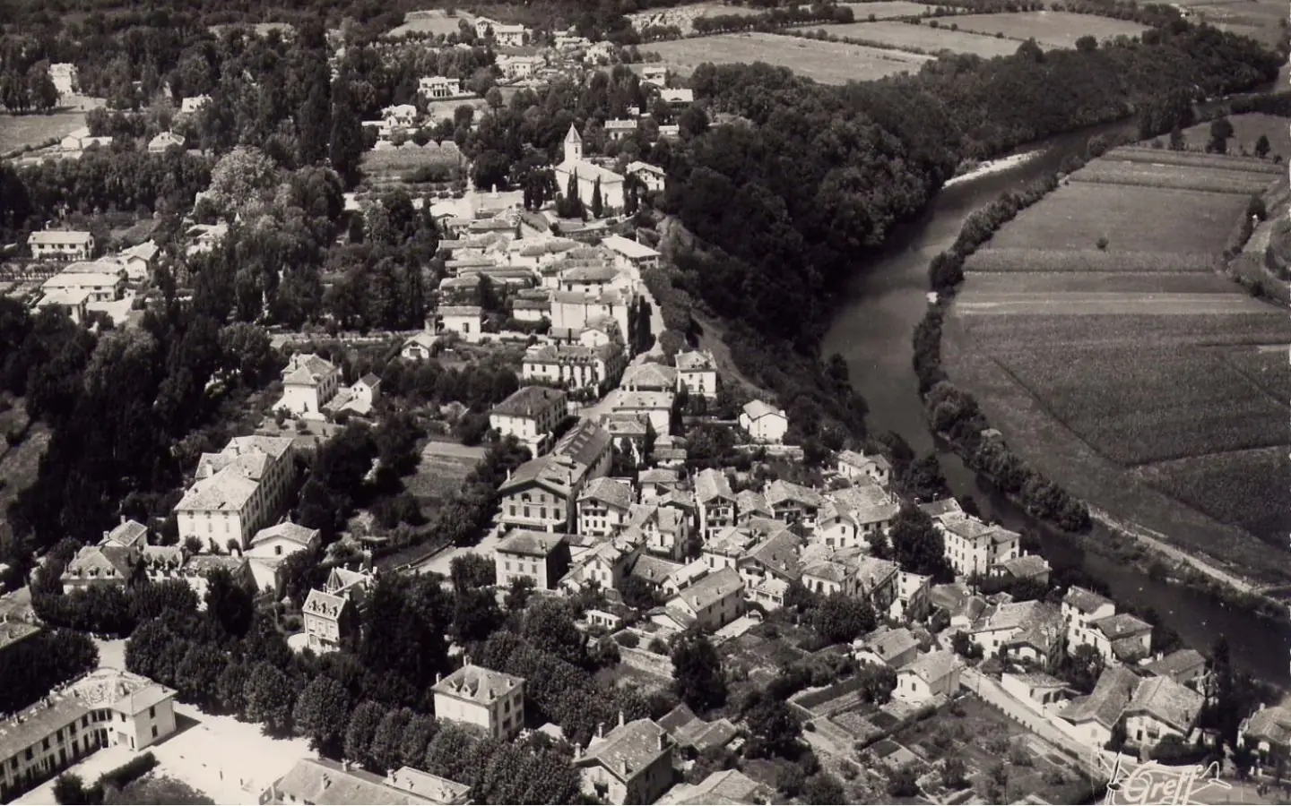 Visite guidée de Cambo-les-Bains, Histoire et métamorphoses d'une ville thermale